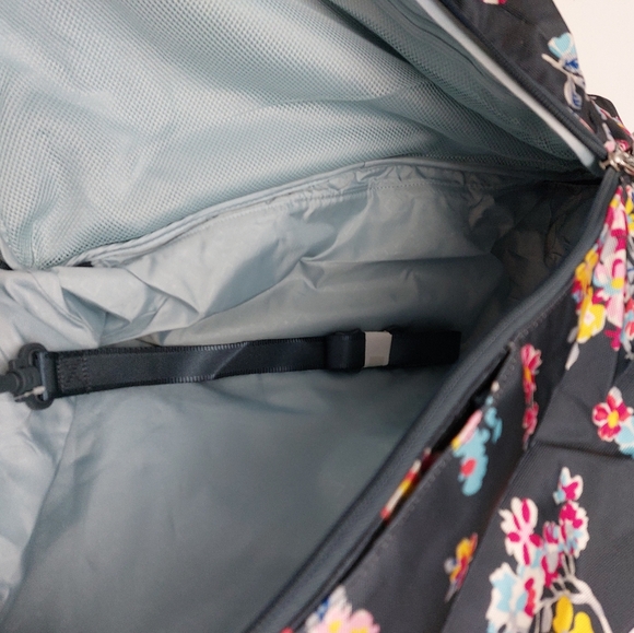 Vera Bradley LightenUp Convertible Travel Bag Backpack/Duffel Tossed Posies NWT - Picture 4 of 6